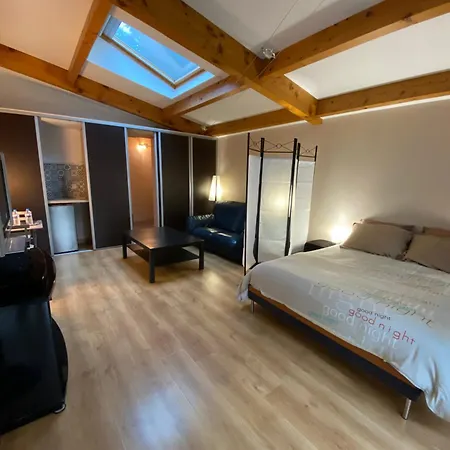 Equipe Avec Piscine Partagee Holiday home Marseille